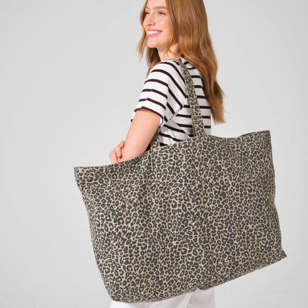 Leopard print canvas oversized tote bag Thumbnail